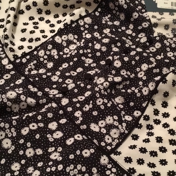 Black and white floral fit and flare dress - Picture 3 of 6